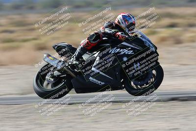 media/Nov-16-2025-Race Pace (Sun) [[8c5fa54630]]/Verified Riders/3-Turn 14 (1045am)/